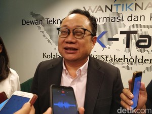 TPN Ganjar-Mahfud Gelar Atraksi Wayang di Depan Kantor Walkot Solo