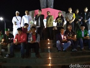 Refleksi Duka Ibu Pertiwi, Warga Blitar Pasang Lilin dan Doa Lintas Agama