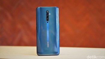 Punya RAM 8 GB dan ROM 128 GB. Foto: Adi Fida Rahman/detikINET