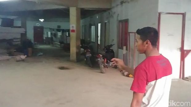 Vendra mengajak detikcom ke lokasi Faisal jatuh