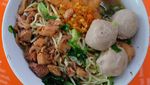 Tambah Energi dan Semangat dengan Sarapan Mie Ceker Ini