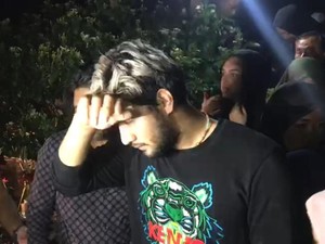 Raut Wajah Ammar Zoni saat Gendong Bayi Kembarnya yang Meninggal Dunia