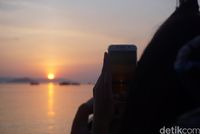Sehari Berlayar di Labuan Bajo, Begitu Epik Pulau Kelor-Kalong