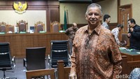 Mantan Dirut PLN, Sofyan Basir, menjalani sidang lanjutan kasus suap proyek PLTU Riau-1 di Pengadilan Tipikor, Jakarta, Senin (7/10/2019).