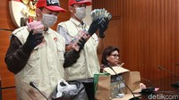 Total suap yang diduga sudah diterima Agung berjumlah Rp 1,2 miliar.