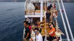 Momen Sehari Berlayar di Labuan Bajo, Epik!