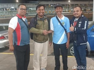 Guru Asal Brebes yang Tertahan di Papua Akhirnya Pulang