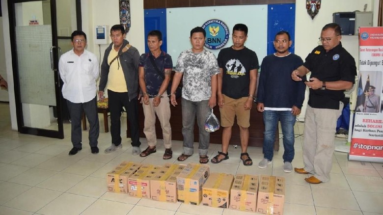 BNN Gagalkan Penyelundupan 38 Kg Sabu di Kalimantan, 4 Orang Ditangkap BNN Gagalkan Penyelundupan 38 Kg Sabu di Kalimantan, 4 Orang Ditangkap