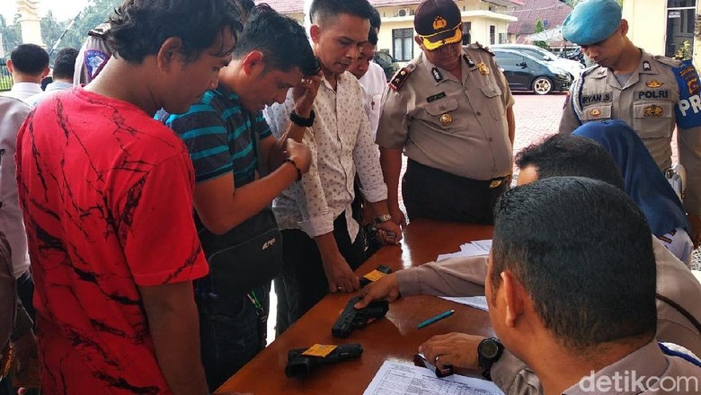 Antisipasi Penyalahgunaan, Polres Padang Pariaman Cek Senpi Dinas Anggota Antisipasi Penyalahgunaan, Polres Padang Pariaman Cek Senpi Dinas Anggota