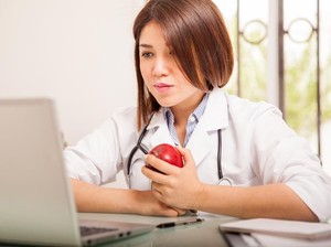 Deretan Camilan Sehat yang Bisa Temani Kamu di Kantor