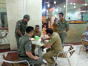 Satpol PP Medan Ciduk 7 ASN yang Keluyuran Saat Jam Kerja