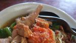 Tambah Energi dan Semangat dengan Sarapan Mie Ceker Ini