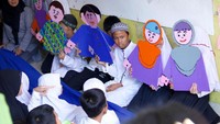 Harapannya, dengan diadakannya beragam kegiatan itu bisa memotivasi anak didik agar bisa lebih semangat menghadapi masa depan gemilang.  Berbagai kisah inspiratif diberikan kepada anak anak, Berawal dari sebuah mimpi yang harus dikejar dengan semangat dan kerja keras, maka kita bisa meraih mimpi dan mewujudkan nya dalam kehidupan nyata. Foto: dok. Rumah Amalia