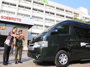 Mobil HiAce untuk RSPAD Gatot Soebroto