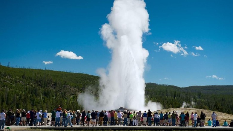 Old Faithful Geyser Old Faithful Geyser