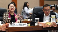 Membuka rapat, Puan menyatakan kehadiran telah kuorum. Namun, Puan meminta rapat digelar secara tertutup.