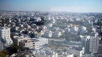 Warna-warna hunian di Amman tampak senada dengan dominasi warna putih.