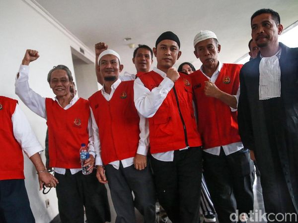Ekspresi 5 Terdakwa Perusuh 22 Mei Pascasidang Ditunda