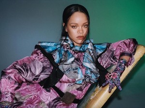 Rihanna Jadi Sorotan usai Pakai Lantunan Hadist di Acara Rilis Pakaian Dalam
