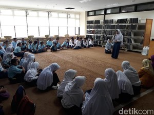 Antusiasme Siswa Berkebutuhan Khusus Ikut Literasi Braille di Yogya
