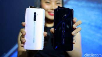 Keduanya ponsel ini dilepas seharga Rp 7,999 juta. Foto: Adi Fida Rahman/detikINET