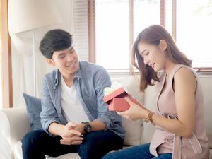 Zodiak Asmara 18 November 2023: Gemini Pikiran dan Hati Lebih Tenang