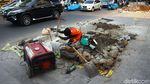 Ada Proyek Pelebaran Trotoar, Kemacetan di Kramat Raya Menggila