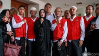 Lima perusuh 22 Mei tersebut adalah Yayan Hendrayana, Iskandar Hamid, Obby Nugraha, Hendrik Syamrosa, dan Surya Gemara Cibro.