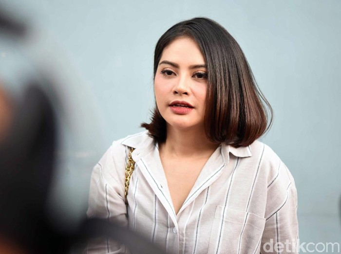Tiwi eks T2 saat ditemui di studio Trans TV.