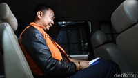 Wakil Ketua KPK Basaria Pandjaitan  menjelaskan, total duit suap itu berasal dari proyek di Dinas Perdagangan dan Dinas PUPR. Jumlah duit yang diduga diterima Agung dari proyek di dua dinas itu berbeda-beda.