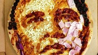 Secara hormat, Nathan juga membentuk potret wajah mantan Presiden Amerika, Barack Obama dalam makanan pizza. Foto: Nathan Wyburn