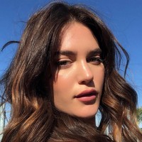 Aku tidak pernah menyangka aku akan melihat foto diriku di dinding bersebelahan dengan top supermodel yang selama ini aku lihat saat aku masih kecil. Ini sangat luar biasa. Aku seperti merasa berada di puncak dunia, ujarnya. Foto: Instagram @ali_tate_cutler