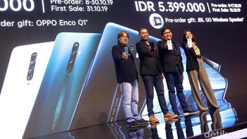 Oppo membuka pemesanan awal Reno 2F mulai 8-17 Oktober mendatang. Ponsel ini mulai dijual 18 Oktober dan dibanderol seharga Rp 5,399 juta. Pembeli diberikan bonus JBL Go Portabel Wireless Speaker.