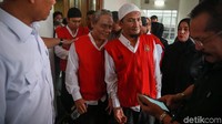 Dalam perkara ini, lima terdakwa perusuh 22 Mei didakwa ikut melakukan perlawanan terhadap aparat keamanan pada saat aksi 22 Mei 2019. Para terdakwa disebut jaksa melakukan kekerasan kepada petugas keamanan yang berjaga di depan gedung Bawaslu saat ada aksi besar yang berujung kericuhan.
