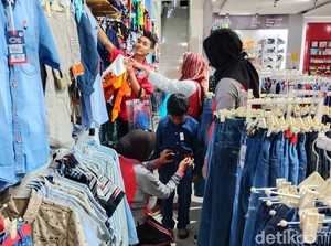 Endri Bocah Pemalang Penjual Kue Keliling Kini Tak Lagi Sendiri