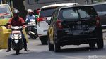 Pondok Labu Makin Semrawut Imbas Pemotor Lawan Arah