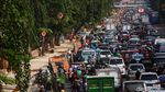 Ada Proyek Pelebaran Trotoar, Kemacetan di Kramat Raya Menggila
