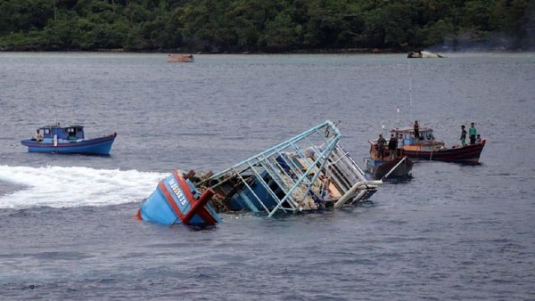 19 Kapal Maling Ikan Ditenggelamkan