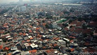 Jumlah penduduk perempuan di Jakarta sebanyak 5,3 juta jiwa sedangkan jumlah penduduk laki-laki sebanyak 5,2 juta jiwa.
