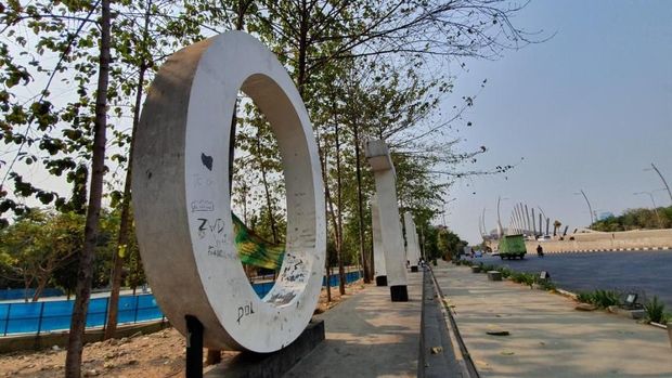 Landmark Kota Bekasi jadi korban vandalisme.