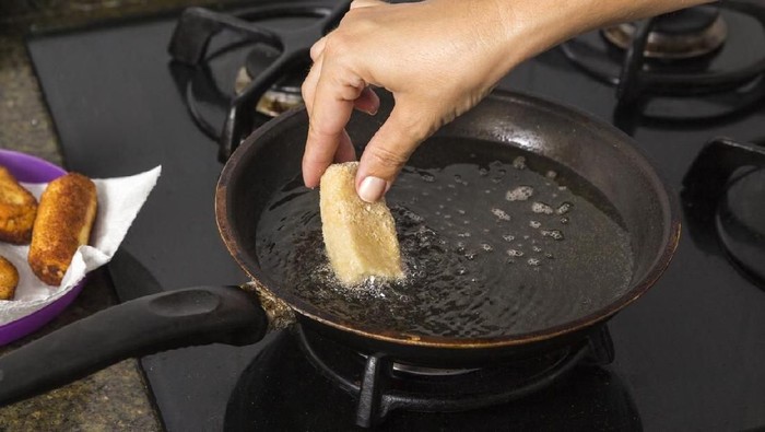 Minyak goreng tidak selamanya berbahaya, lho. Foto: iStock Minyak goreng tidak selamanya berbahaya, lho. Foto: iStock