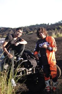 Bonik bersama dengan wisatawan asing