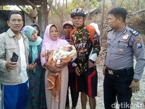Warga Lamongan Temukan Bayi Perempuan Berselimut di Gubuk Sawah
