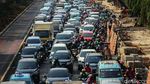 Ada Proyek Pelebaran Trotoar, Kemacetan di Kramat Raya Menggila