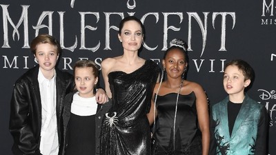 Foto: Gaya Kompak Jolie dan Anak-anaknya di Premier Maleficent 2