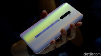 Bagian belakang dilindungi Gorilla Glass 5. Foto: Adi Fida Rahman/detikINET