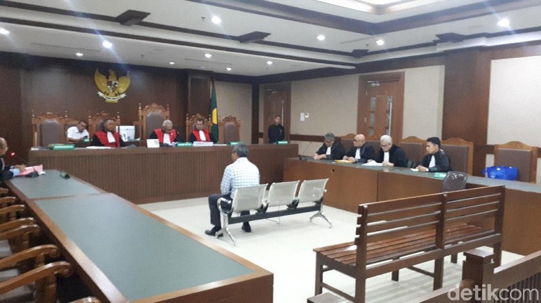 Sabet Hakim Saat Sidang, Pengacara TW Didakwa Pasal Penganiayaan Sabet Hakim Saat Sidang, Pengacara TW Didakwa Pasal Penganiayaan