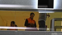 Usai ditetapkan sebagai tersangka Agung pun ditahan selama 20 hari pertama di Rumah Tahanan (Rutan) KPK cabang Pomdam Jaya Guntur. Selain Agung KPK juga menahan 5 tersangka lain yakni orang kepercayaan bupati, Raden Syahril; Kepala Dinas PUPR Lampung Utara, Syahbuddin; Kepala Dinas Perdagangan Lampung Utara, Wan Hendri; serta dua pihak swasta yakni Chandra Safari dan Hendra Wijaya. Mereka ditahan di rutan yang berbeda-beda.