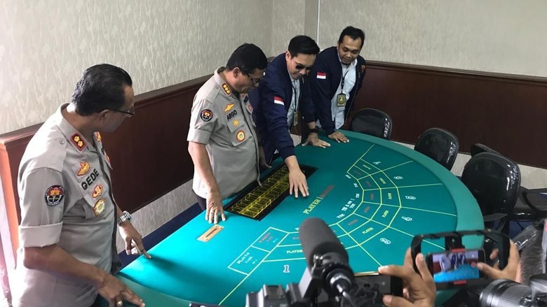 Baru Buka 3 Hari, Kasino di Apartemen Robinson Beromzet Ratusan Juta Baru Buka 3 Hari, Kasino di Apartemen Robinson Beromzet Ratusan Juta