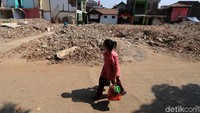 Tercatat di Kota Bandung, terdapat 14 Kelurahan yang terdampak proyek kereta cepat Jakarta-Bandung.